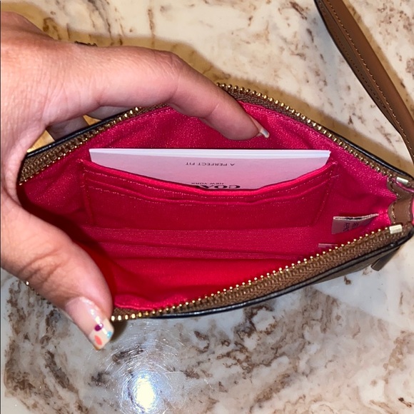 ❌SOLD❌Coach Wrislet - Picture 3 of 3